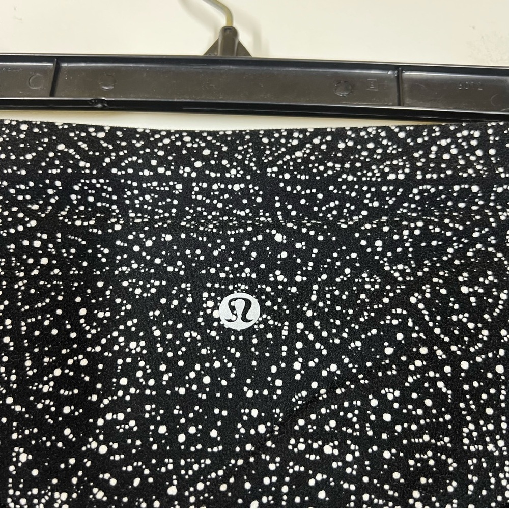 Lululemon Align Crop 21" Size 4 - Picture 8 of 9